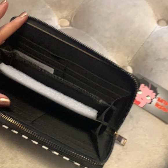 Betty Boop black and white wallet wristlet, new - Picture 5 of 9